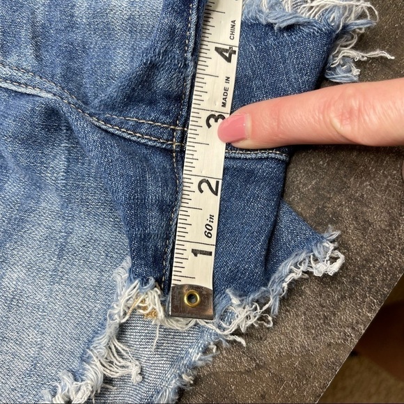 American Eagle Distressed Tomgirl Shortie size 6 - Picture 11 of 14